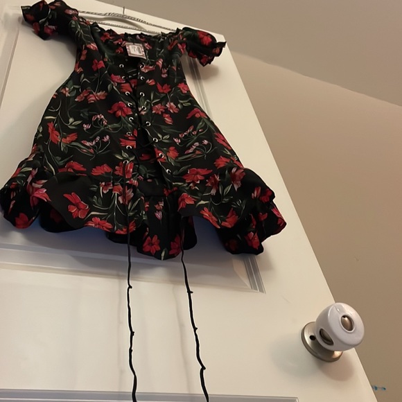 🎉 4/3 Host Pick! 🎉 Boohoo Floral Off The Shoulder Mini Dress - Size 6 - NWT - Picture 8 of 11